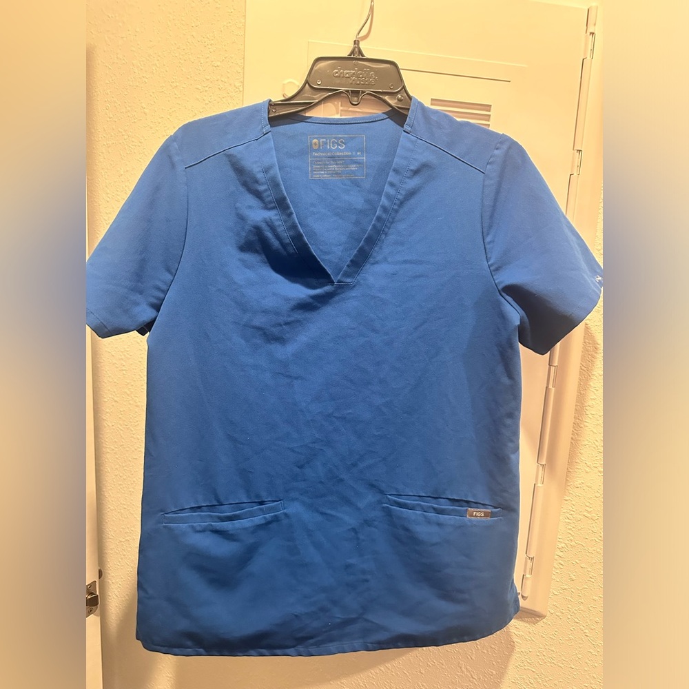 Figs two pocket scrub top